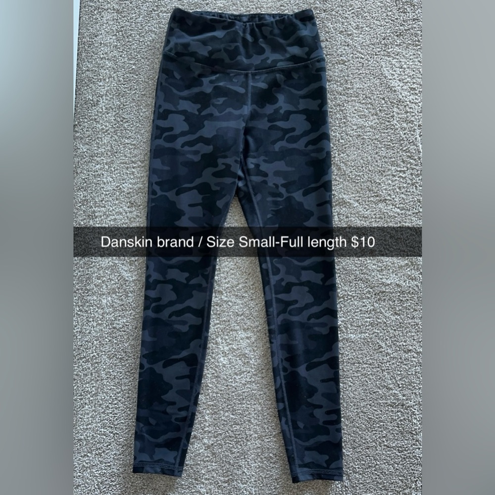Woman’s Danskin leggings. Size small.